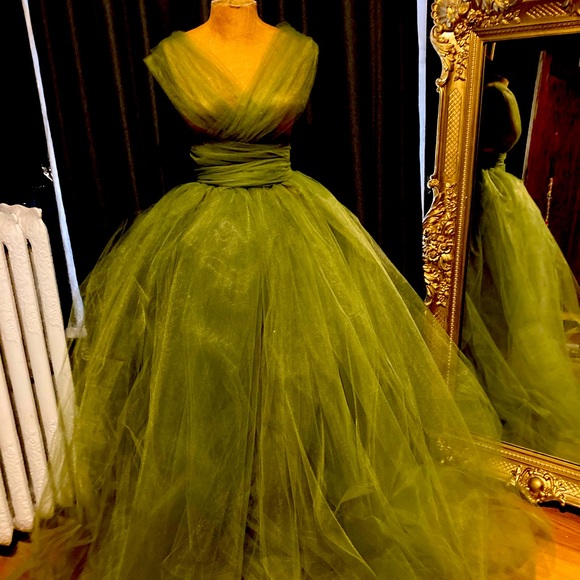 Meet your Posher, Rosario - Picture 1 of 1